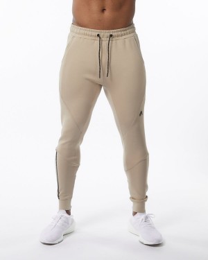 Men's Alphalete ELMTS Cuffed Jogger Jogger Tan | 1394-AHCOV