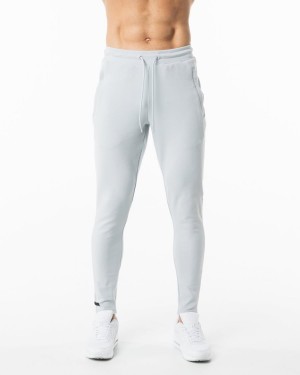 Men's Alphalete Identity Jogger Jogger Cloud Grey | 2563-LRGMN