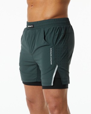 Men's Alphalete Infinity Speed Short 5.5" Shorts Hunter Green | 9146-OLAIR