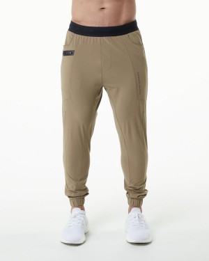 Men's Alphalete Studio Pant Jogger Taupe | 6210-IOTHR