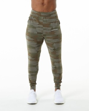 Men's Alphalete Trace Jogger Jogger Olive Canvas Camo | 9318-UTAXH