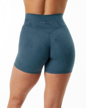 Women's Alphalete Alphalux Wonder Short 6" Shorts Whale Blue | 6741-QOGRX