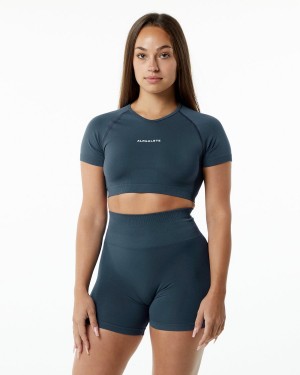 Women's Alphalete Amplify V-Neck Crop Top Shirts Whale Blue | 6754-CQDFA