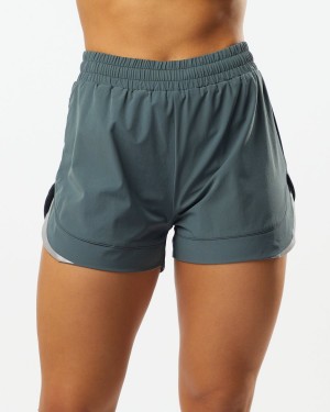 Women's Alphalete Stride Short 3" Shorts Porcelain Grey | 8506-EIRTJ