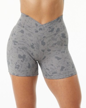 Women's Alphalete Surface Power Short 5" Shorts Pebble Print Stone Grey | 7829-RFUQN