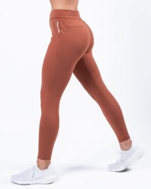 Women's Alphalete Trace Jogger Jogger Bronze | 8136-PYASB