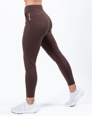 Women's Alphalete Trace Jogger Jogger Coffee | 6921-FTIDE