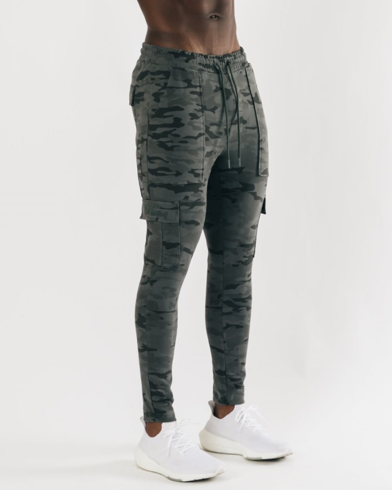 Men's Alphalete Identity Cargo Jogger Terrain Camo | 0174-UFBTM