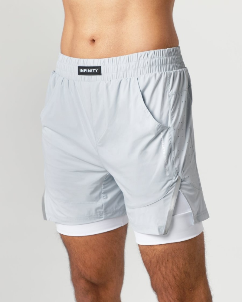 Men's Alphalete Infinity Speed Short 5.5" Shorts Cloud Grey | 2810-FPJLC