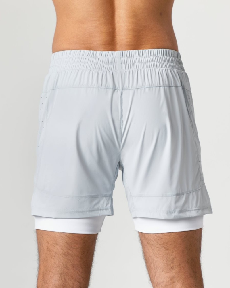 Men's Alphalete Infinity Speed Short 5.5" Shorts Cloud Grey | 2810-FPJLC