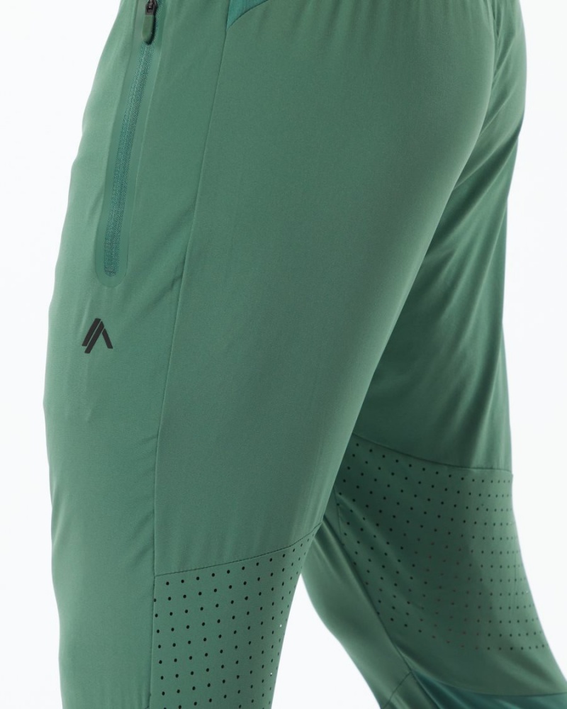 Men's Alphalete Infinity Tech Pant Jogger Luxury Green | 1823-JFERT