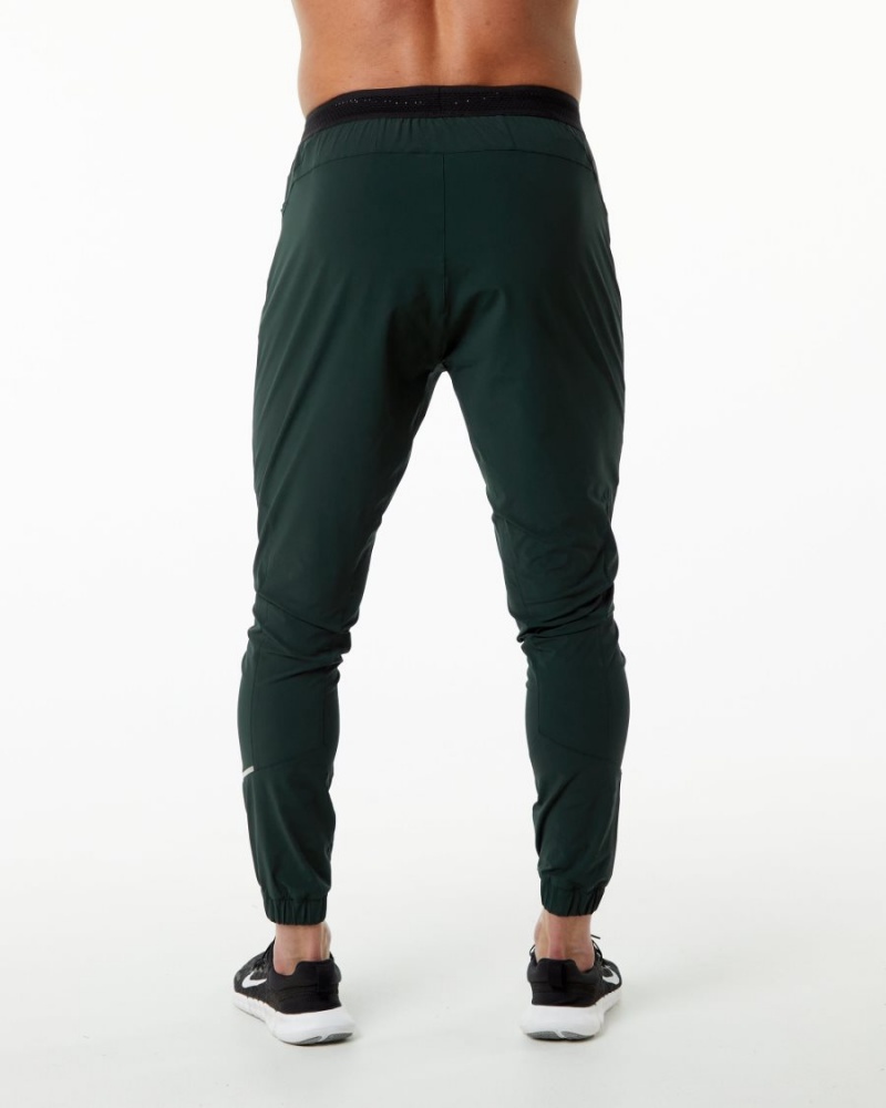 Men's Alphalete Studio Pant Jogger Hunter Green | 4751-MRSVX