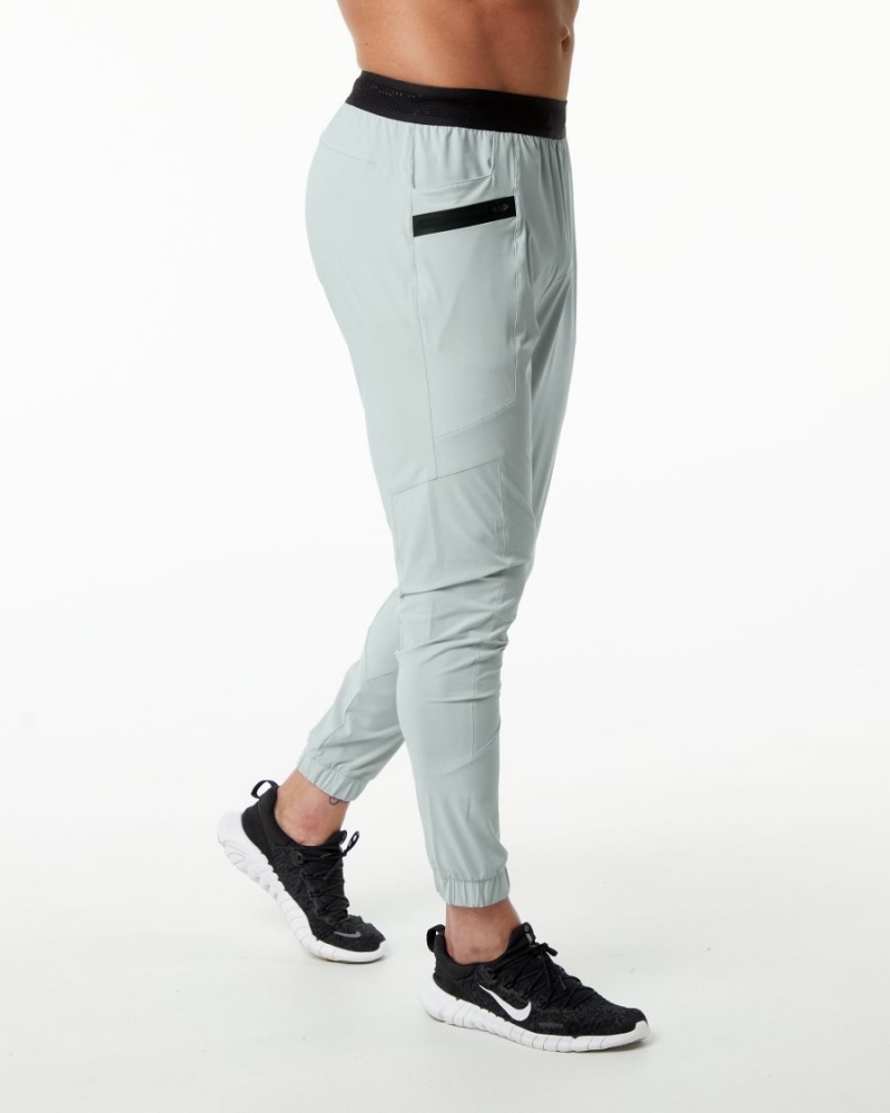 Men's Alphalete Studio Pant Jogger Oyster Grey | 6078-JTVDW