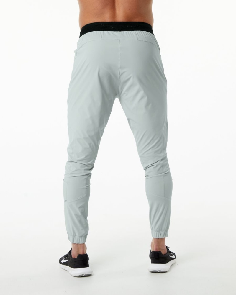 Men's Alphalete Studio Pant Jogger Oyster Grey | 6078-JTVDW