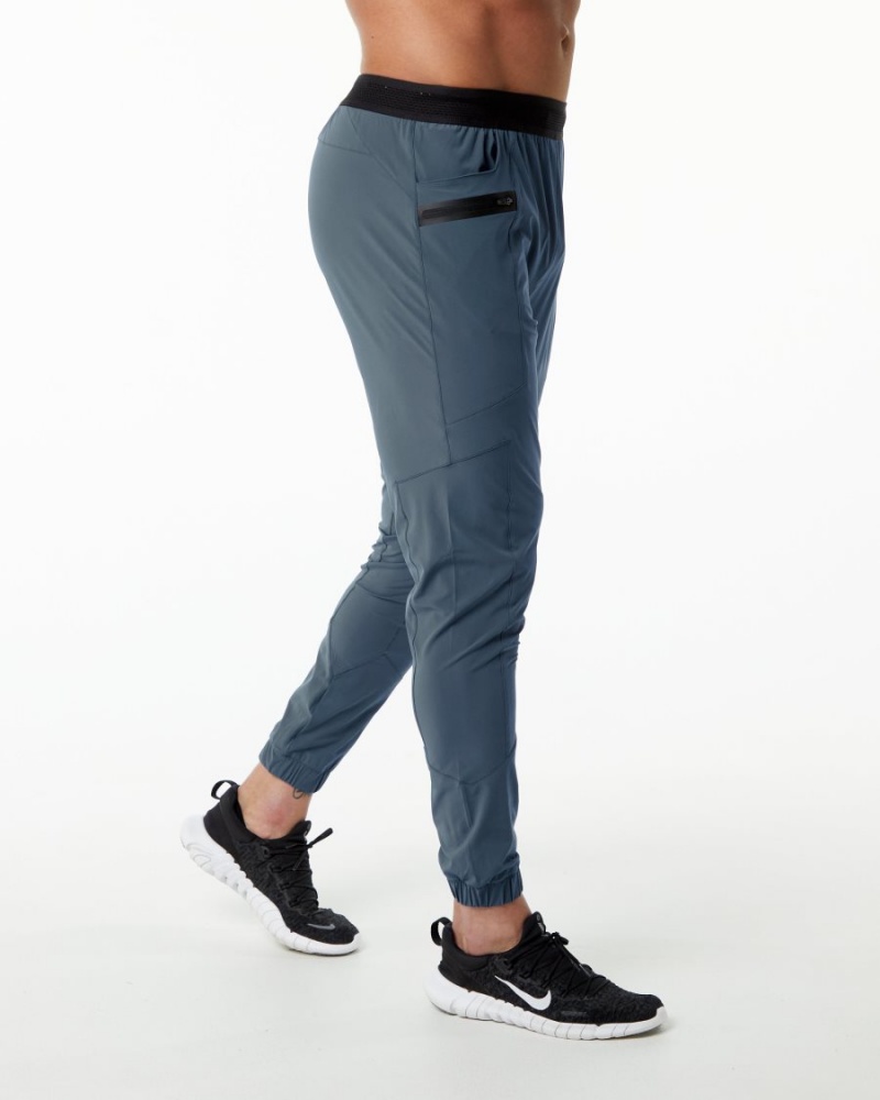 Men's Alphalete Studio Pant Jogger Whale Blue | 3268-GUZNE