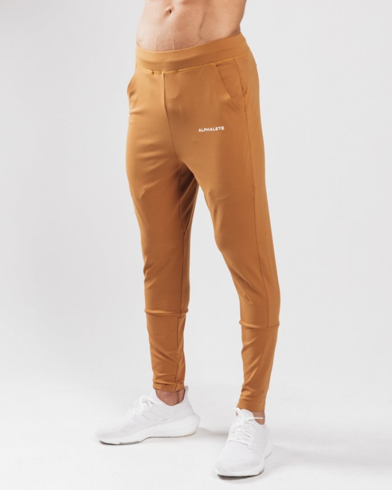 Men's Alphalete Trace Jogger Jogger Camel | 0837-PSALB