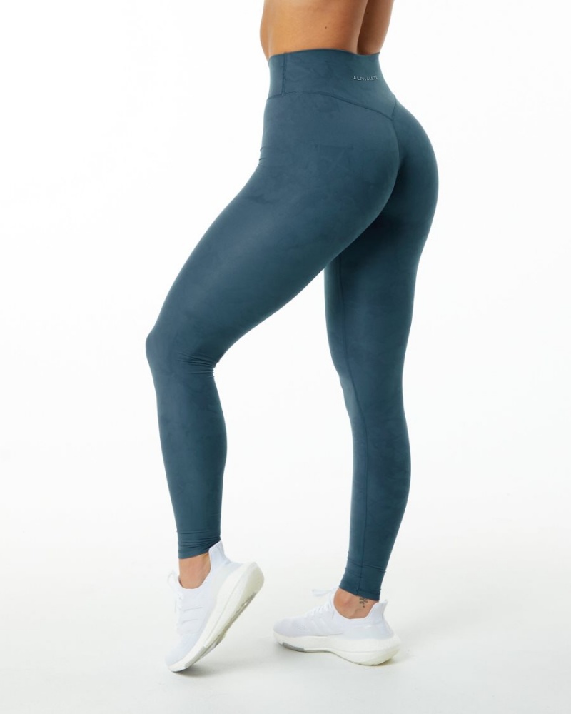 Women's Alphalete Alphalux Wonder Legging 30" Leggings Whale Blue | 9316-BNHLI