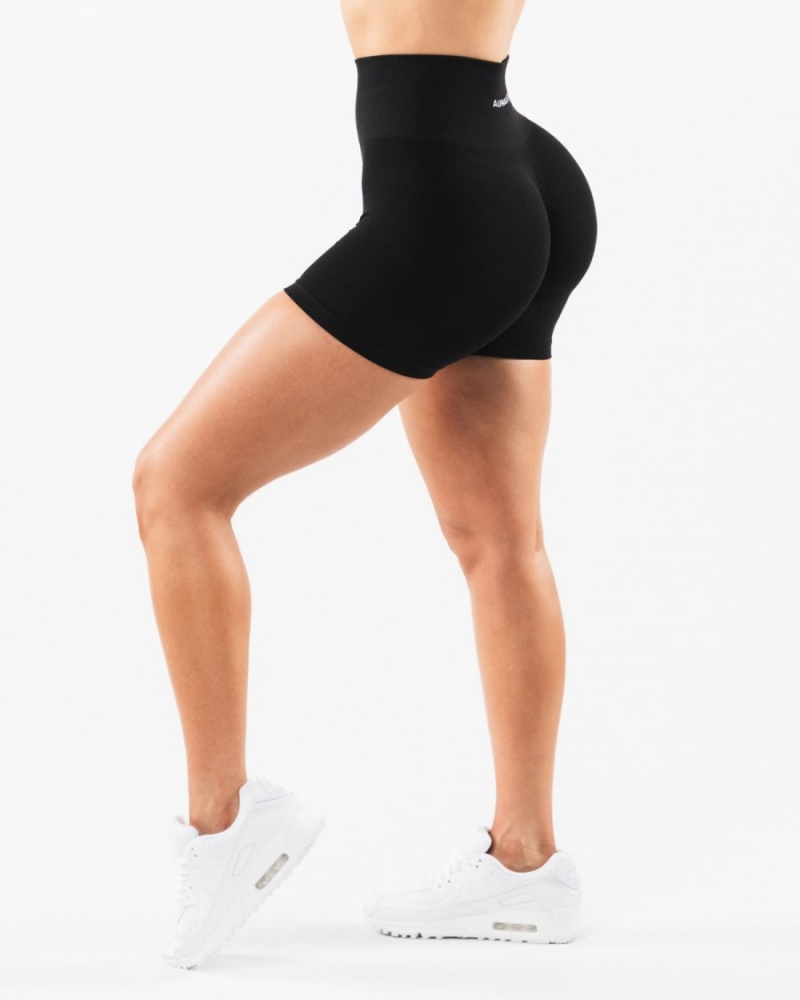 Women's Alphalete Amplify Short 4.5" Shorts Black | 6982-BUEHY