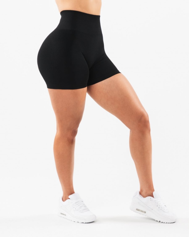 Women's Alphalete Amplify Short 4.5" Shorts Black | 6982-BUEHY