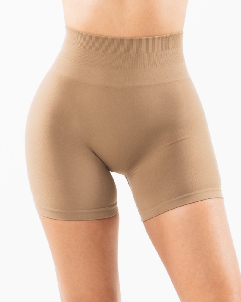 Women's Alphalete Amplify Short 4.5" Shorts Chai | 2517-DEFIU