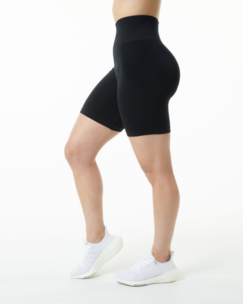 Women's Alphalete Amplify Short 7.5" Shorts Black | 0185-BHNDC