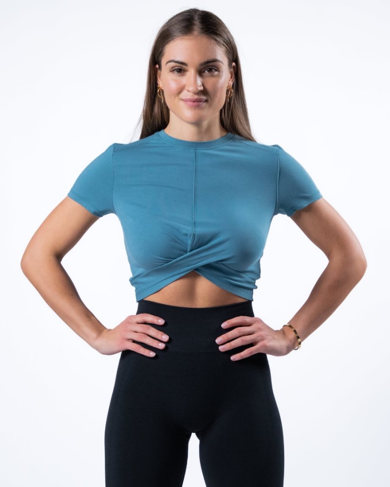 Women\'s Alphalete Evo Twist Crop Shirts Blue Lagoon | 8604-OIYDU