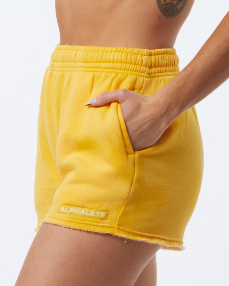 Women's Alphalete HCTS Short 3.5" Shorts Honey | 7516-XEAQH