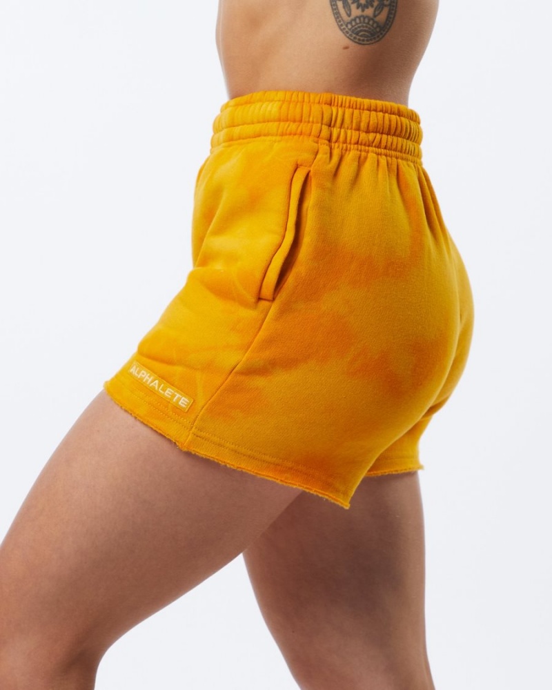 Women's Alphalete HCTS Short 3.5" Shorts Golden Sun | 2185-VUGRK