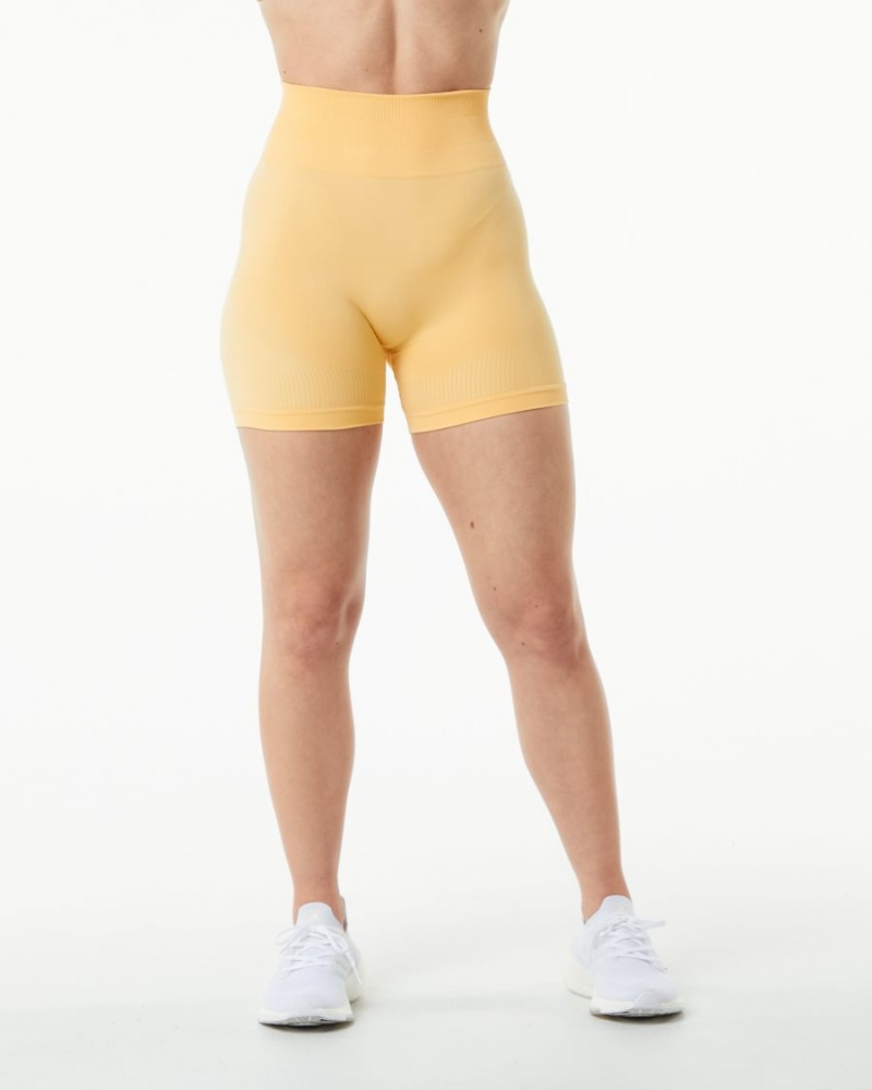 Women's Alphalete Ozone Short 5.5" Shorts Daffodil | 0316-WIJGE