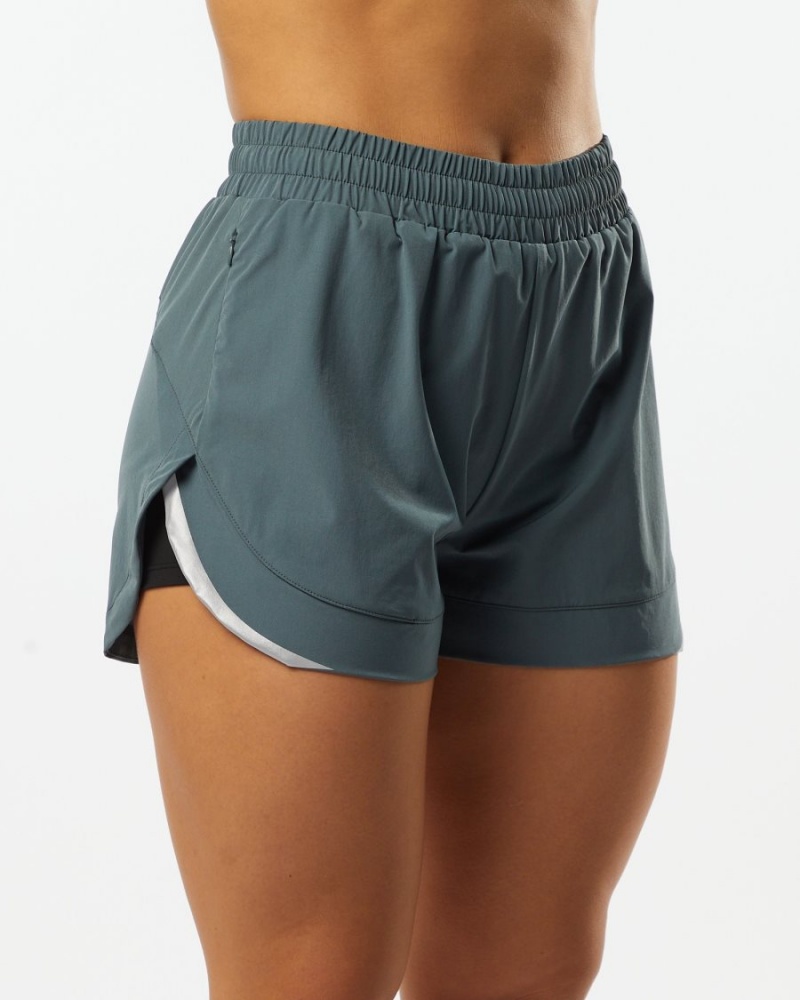 Women's Alphalete Stride Short 3" Shorts Porcelain Grey | 8506-EIRTJ