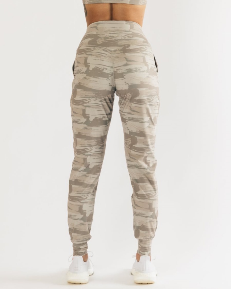 Women's Alphalete Surface Expanse Jogger Jogger Desert Canvas Camo | 4291-OWSDV