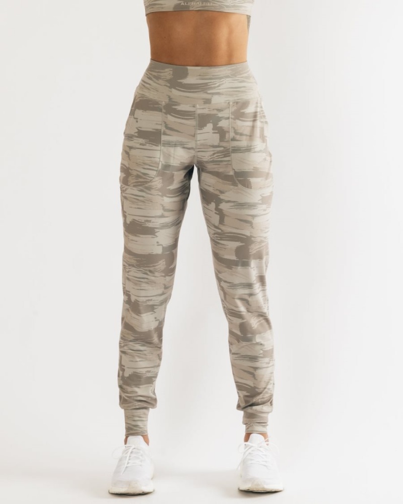 Women\'s Alphalete Surface Expanse Jogger Jogger Desert Canvas Camo | 4291-OWSDV